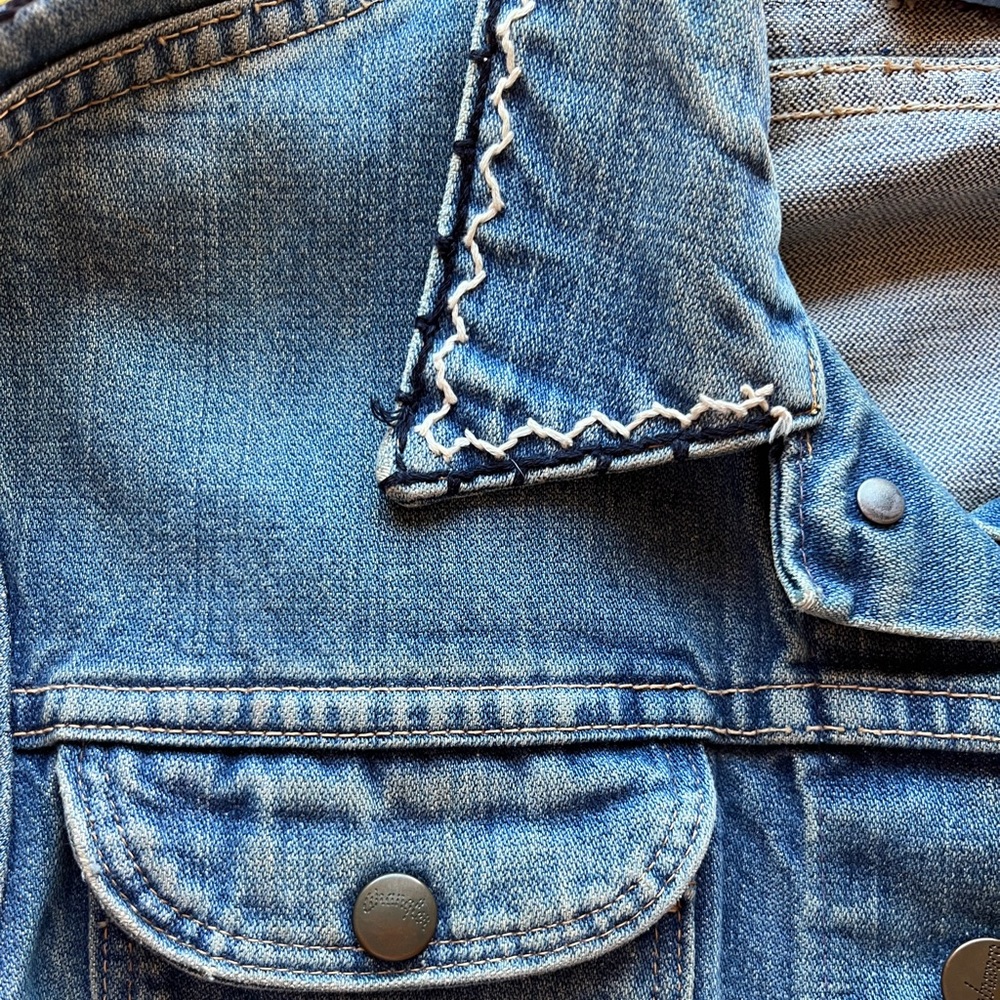 Vintage Embroidered Wrangler Denim Jacket